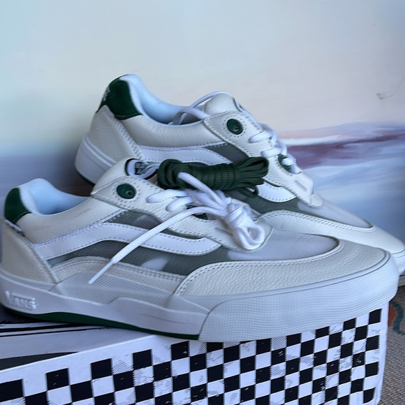 Vans Men’s Wayvee
White/Green
VN0A5JIAWGR
Sneakers - Picture 6 of 16
